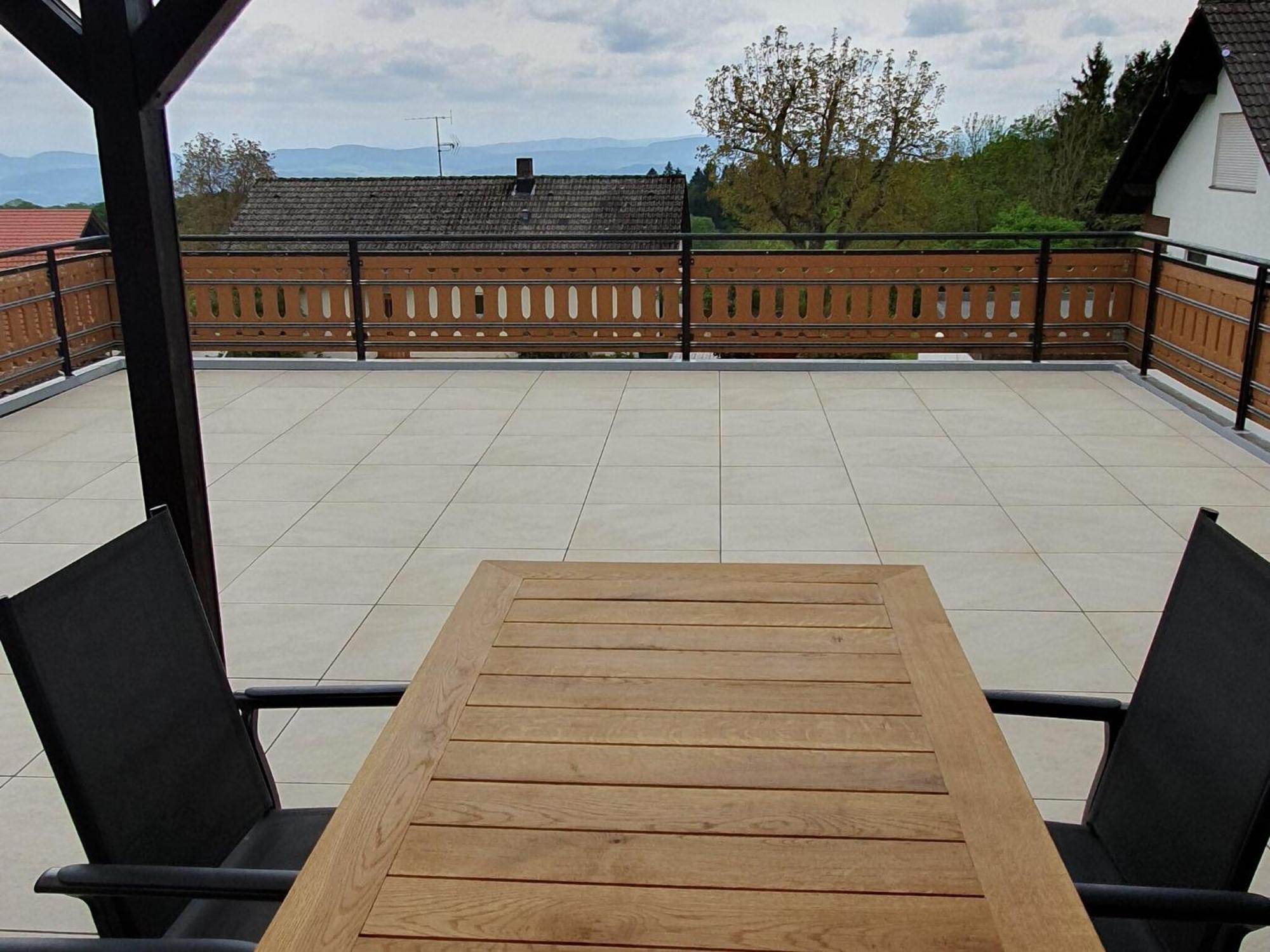 Comfortable Flat In Goerwihl With Balcony Gorwihl Екстериор снимка